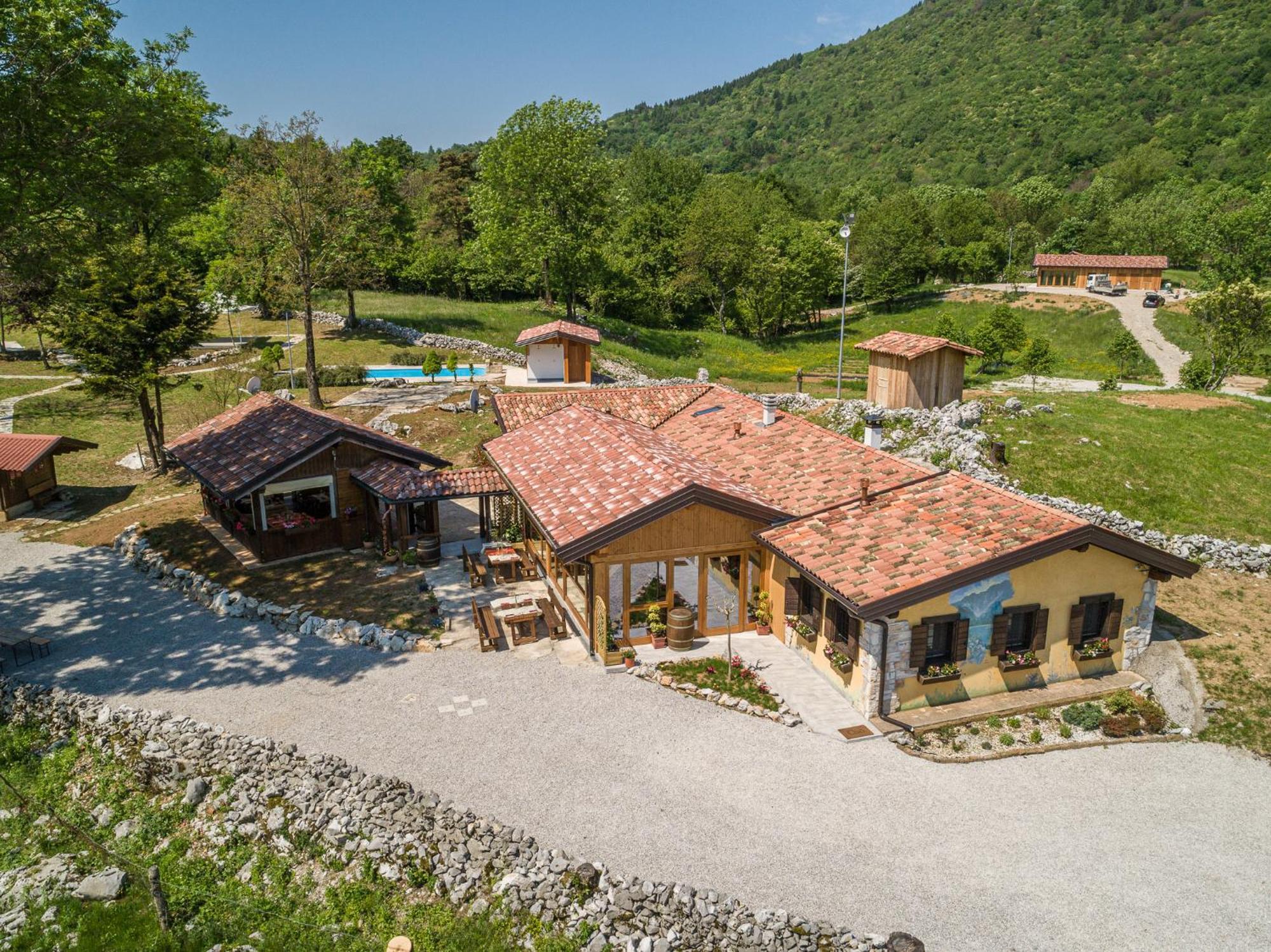 Vito d'Asio Agriturismo Fattoria Carolina Friuli Arzino מראה חיצוני תמונה